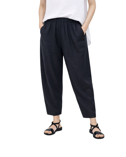 jen kahn Tokyo Linen Pants in Black. Designer pure linen trousers with elasticated waist and tapered legs.