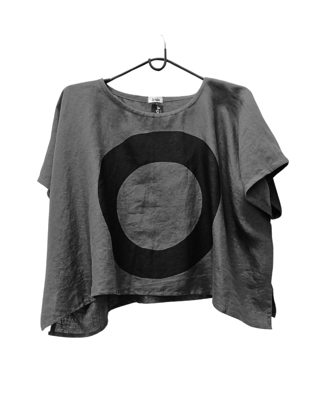 jen kahn Zen Linen Top in Anthracite – modern pure linen top with circular detail