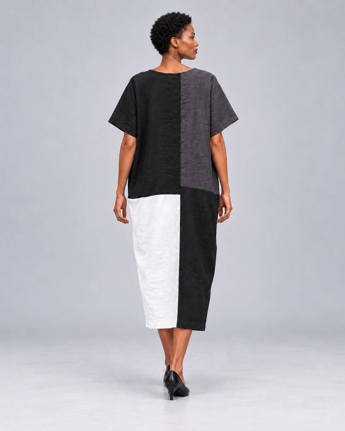 Back view of Jen Kahn Blocked Linen Dress in black, charcoal grey and white pure linen