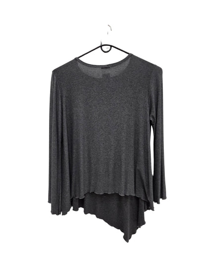 Jen Kahn back view of the charcoal pointed asymmetric jersey knit top with column print.