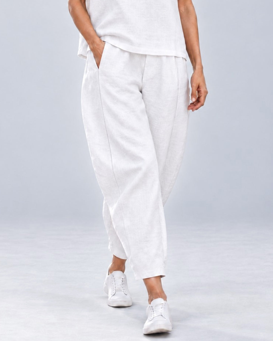 Jen Kahn Tokyo Linen Pants in white pure linen with front seam pockets and tapered leg