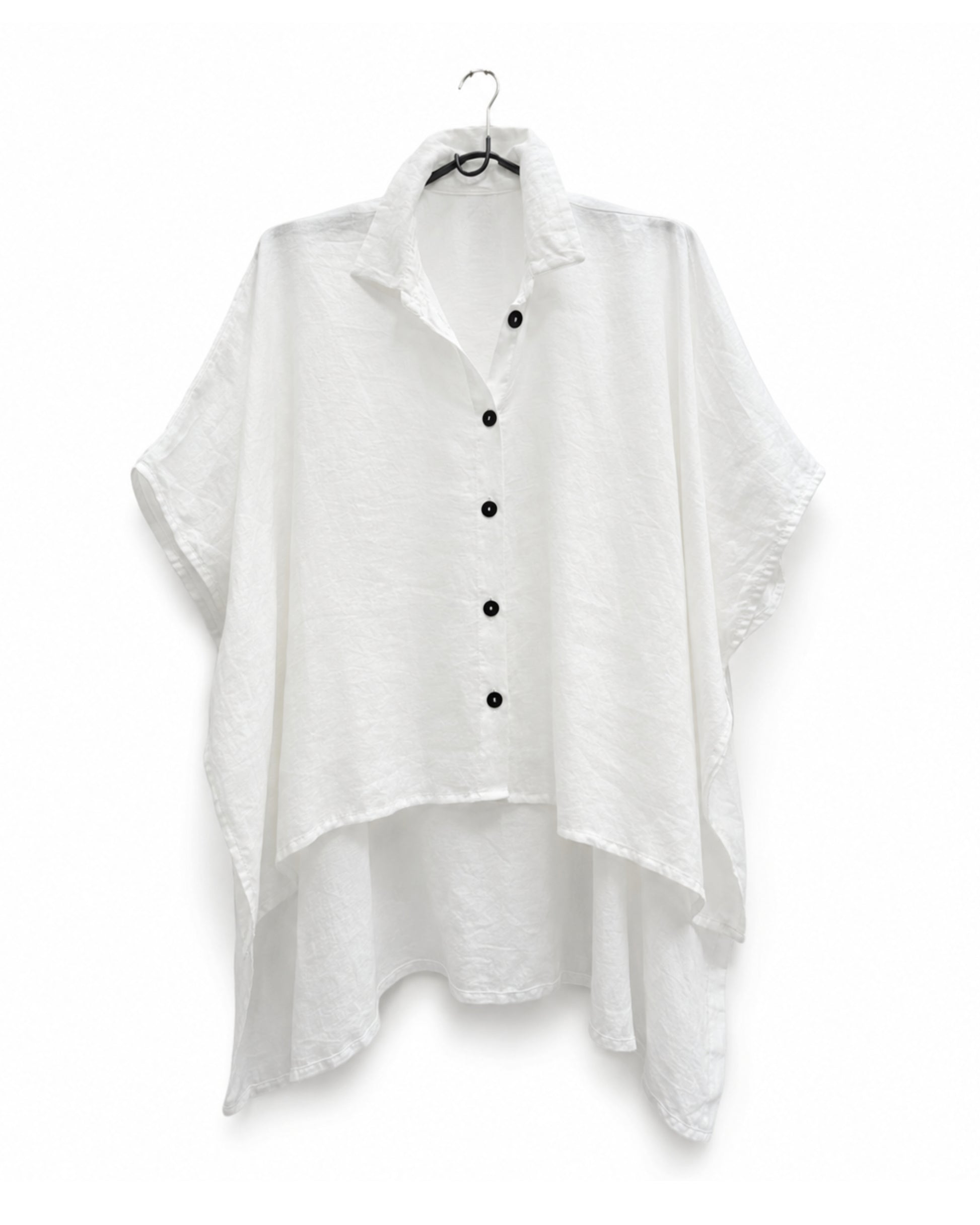 jen kahn Tokyo Linen Shirt in White made from pure linen with a classic shirt collar, relaxed box-cut silhouette, high-low hem and deep side slits.