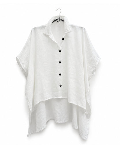 jen kahn Tokyo Linen Shirt in White made from pure linen with a classic shirt collar, relaxed box-cut silhouette, high-low hem and deep side slits.