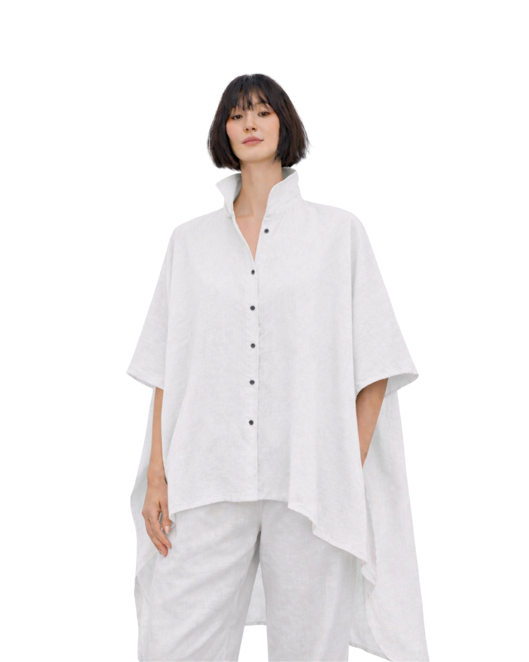 Jen Kahn Tokyo linen shirt in white worn on model with asymmetrical hem and relaxed fit