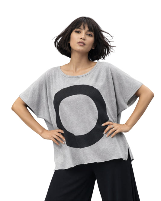 Jen Kahn zen jersey knit top in cloud with front print worn on model