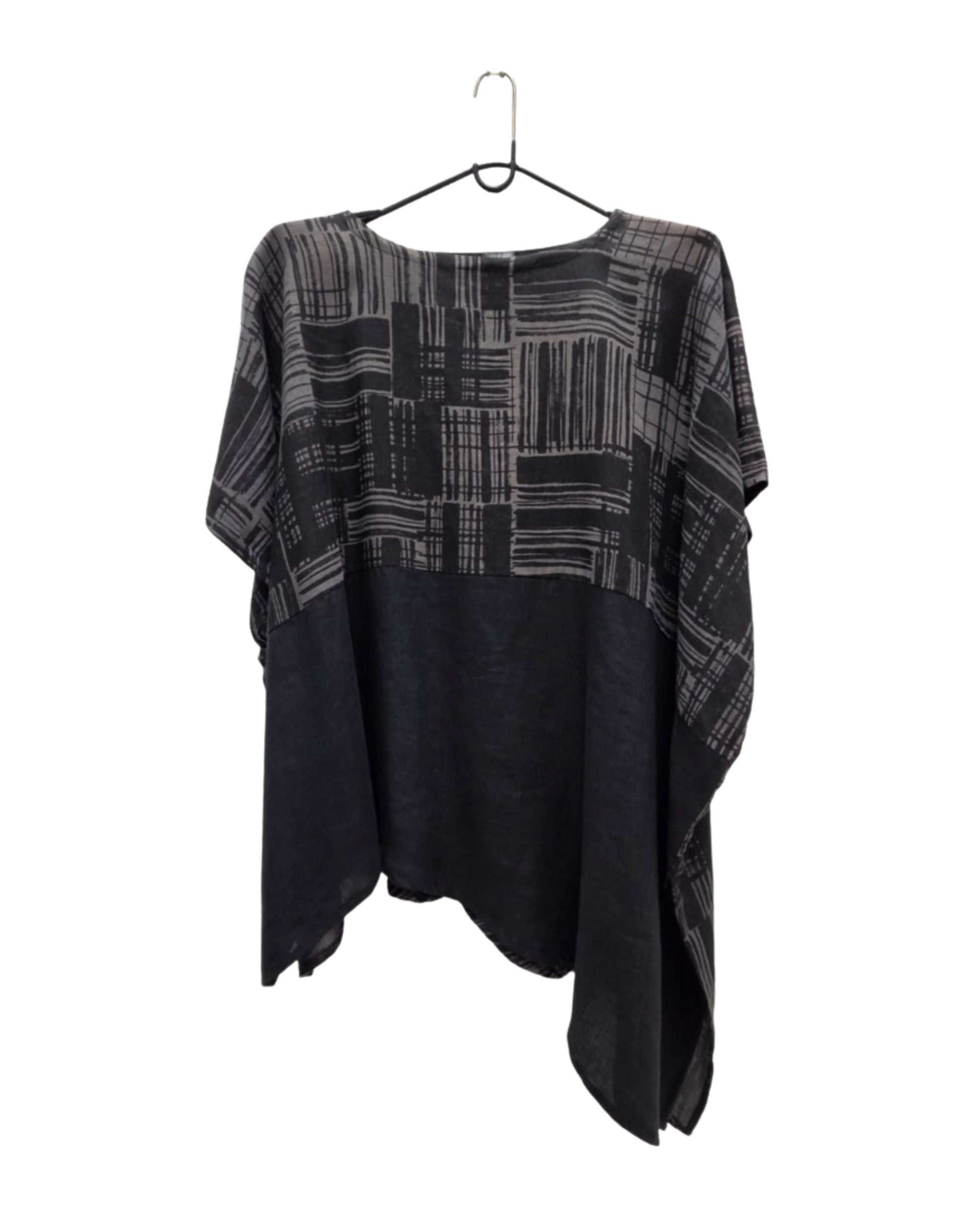 The jen kahn Blocked Linen Top in black and slate print pure linen displayed on a hanger.