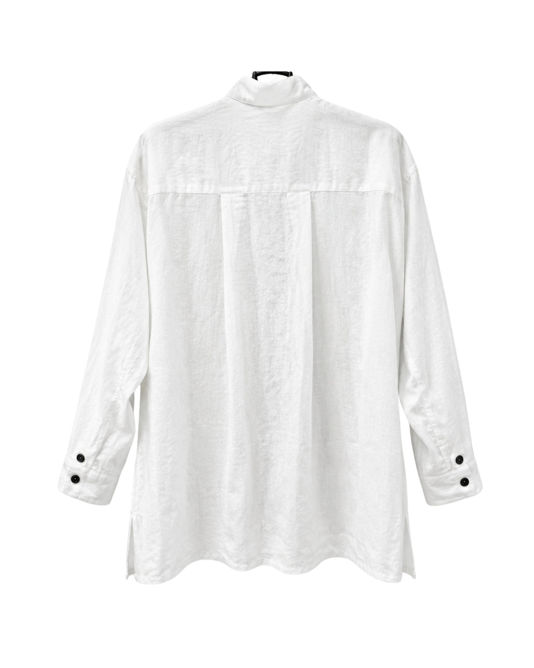 Back view of the jen kahn Roman Linen Shirt in white pure linen with a relaxed fit and longer back hem.
