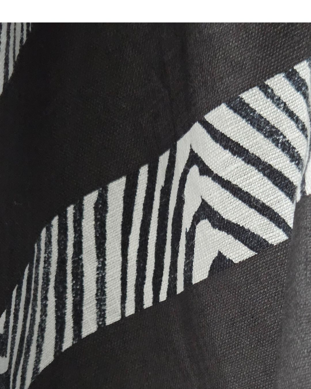 jen kahn Linen Asian Jacket in back with white print detail– unisex pure linen kimono jacket