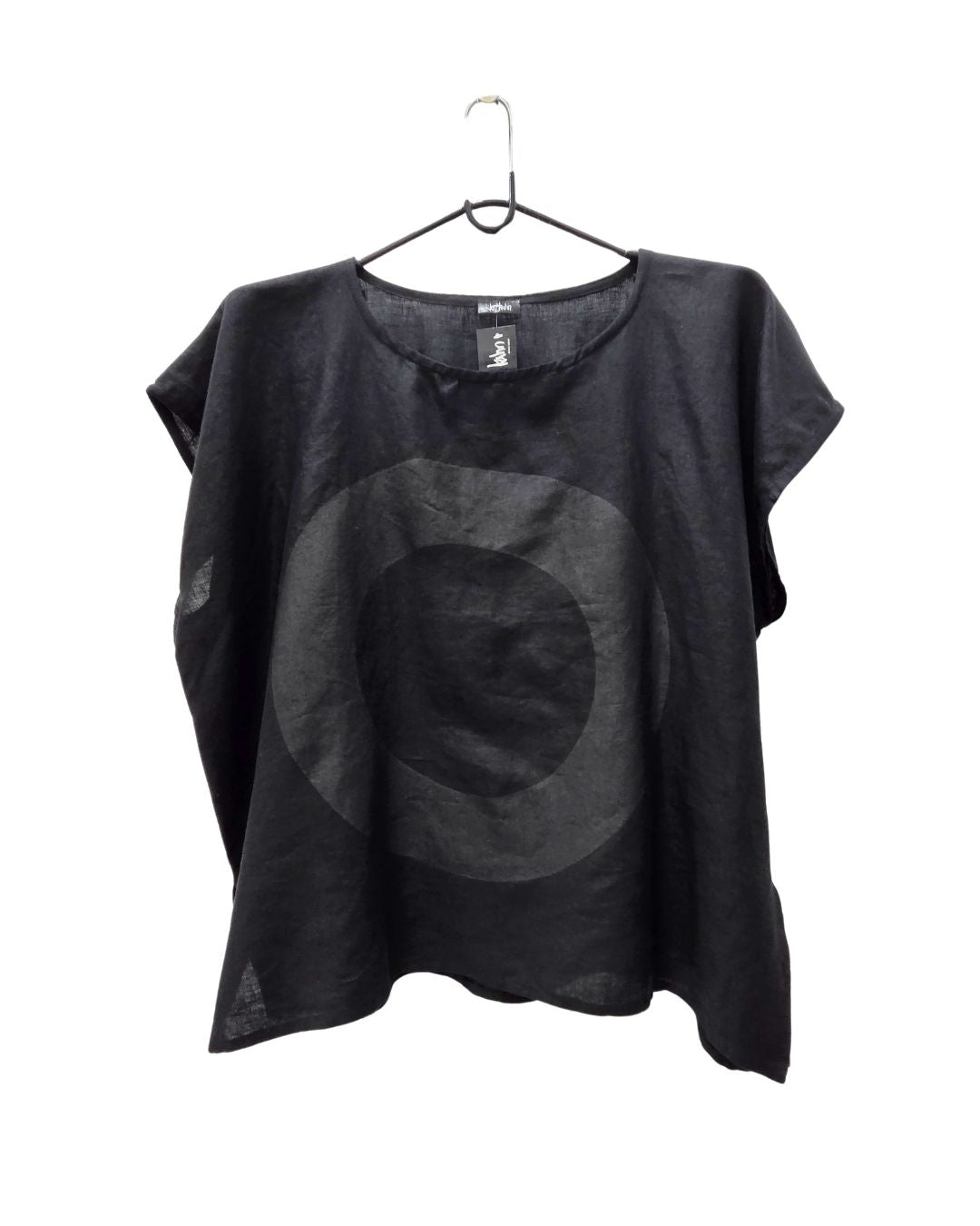 jen kahn Zen Linen Top in Black – pure linen women’s top with circular motif